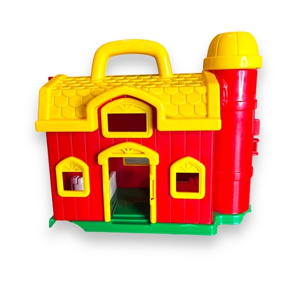 Blue Box Toys Fold N Go Farmyard Play Farm Barn Blue Box Chip